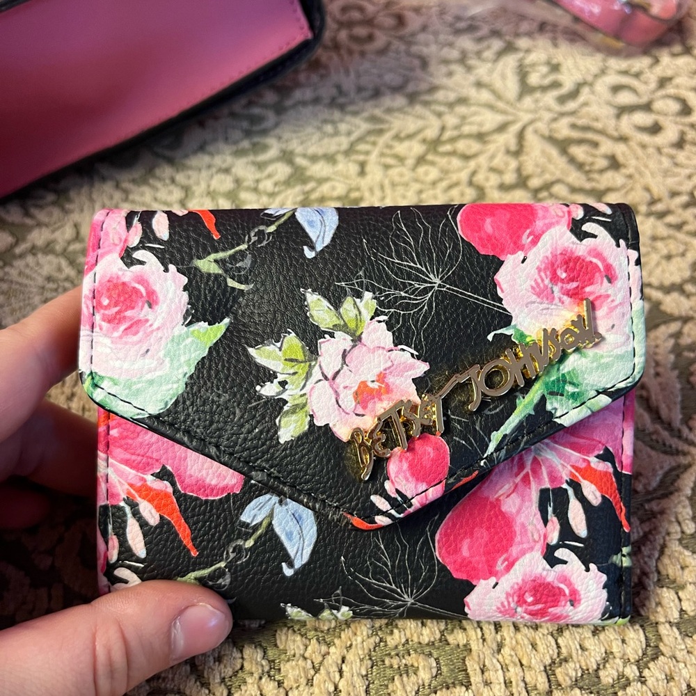 Betsey Johnson Short Tri-Fold Card Wallet Black Multi Color‎ Signature Logo NWOT